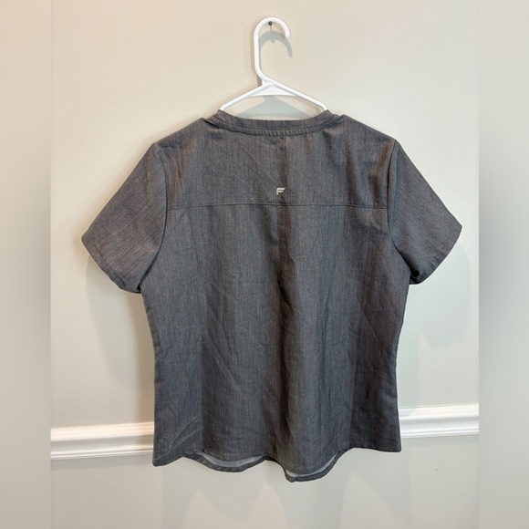 Scrubs - Picture 2 of 4